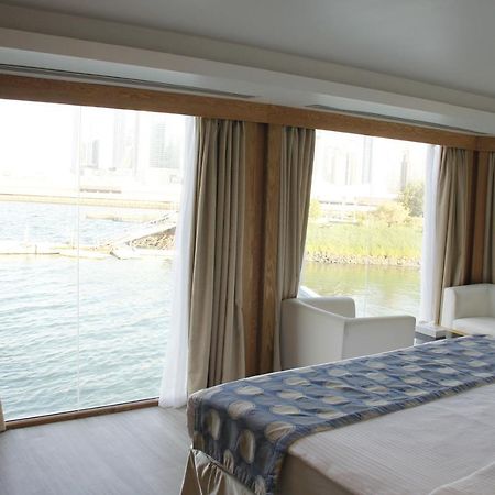 C Hotel Manama Extérieur photo