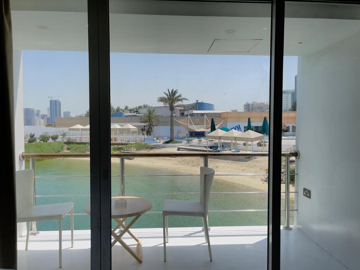 C Hotel Manama Extérieur photo