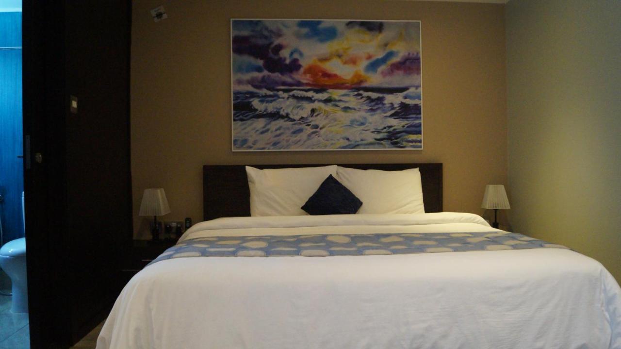 C Hotel Manama Extérieur photo